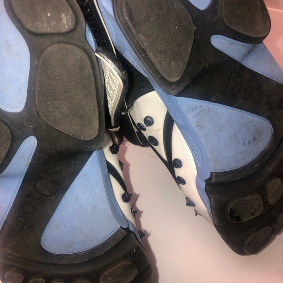 Sneakers - Picture 6 of 6